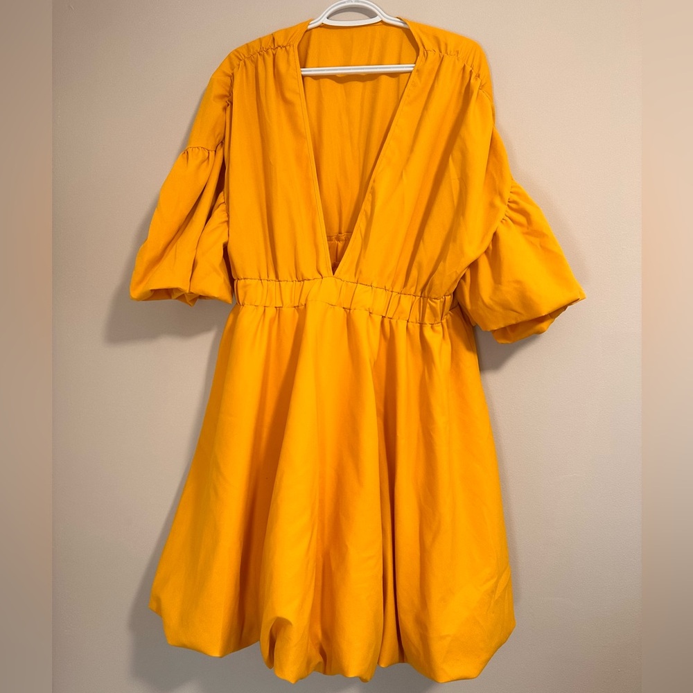 SHEIN Curve Vibrant Yellow Puff Dress